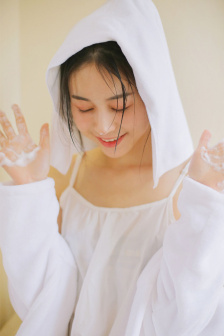 久久天天躁夜夜躁狠狠I女人